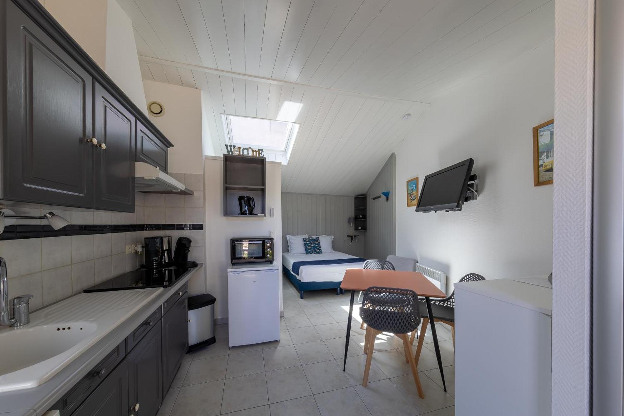 Le Clos Des Sternes ลาฟร็อตต์ ภายนอก รูปภาพ